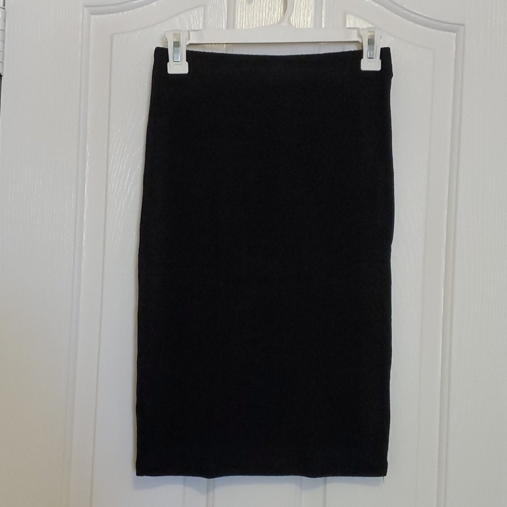 ❗️SOLD❗️Black midi skirt